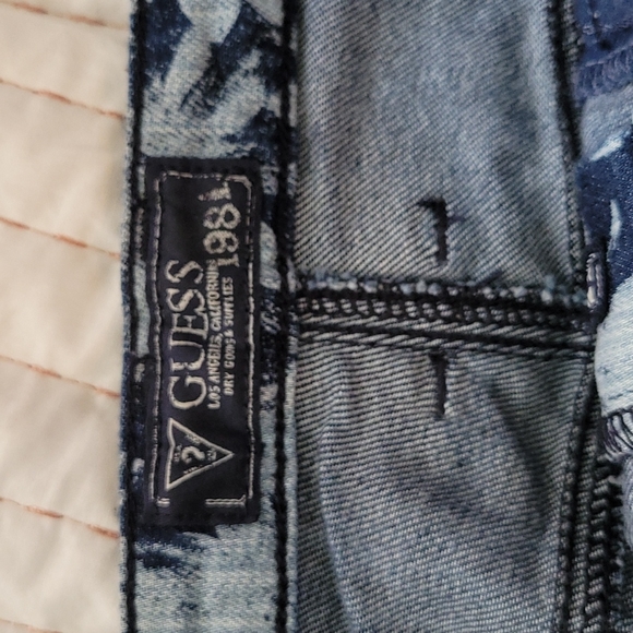 Women's Guess denim skirt - Picture 6 of 6